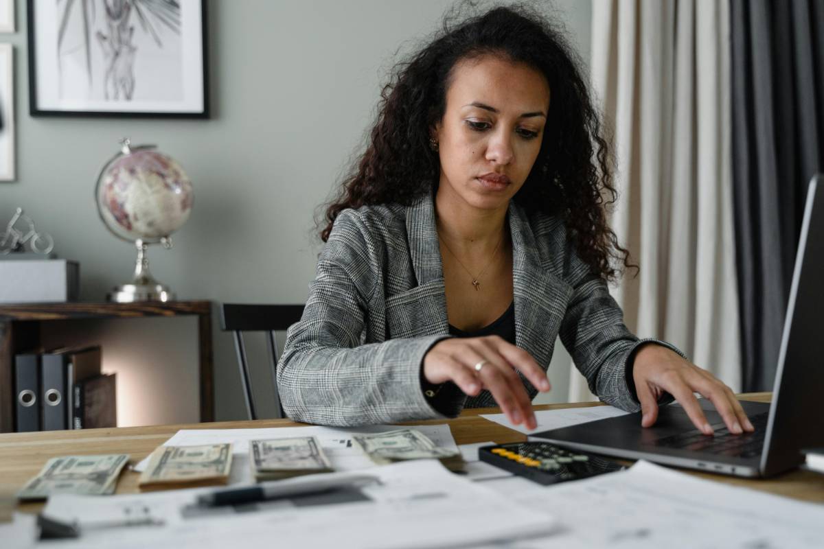 How to Manage and Diversify Your Investment Portfolio