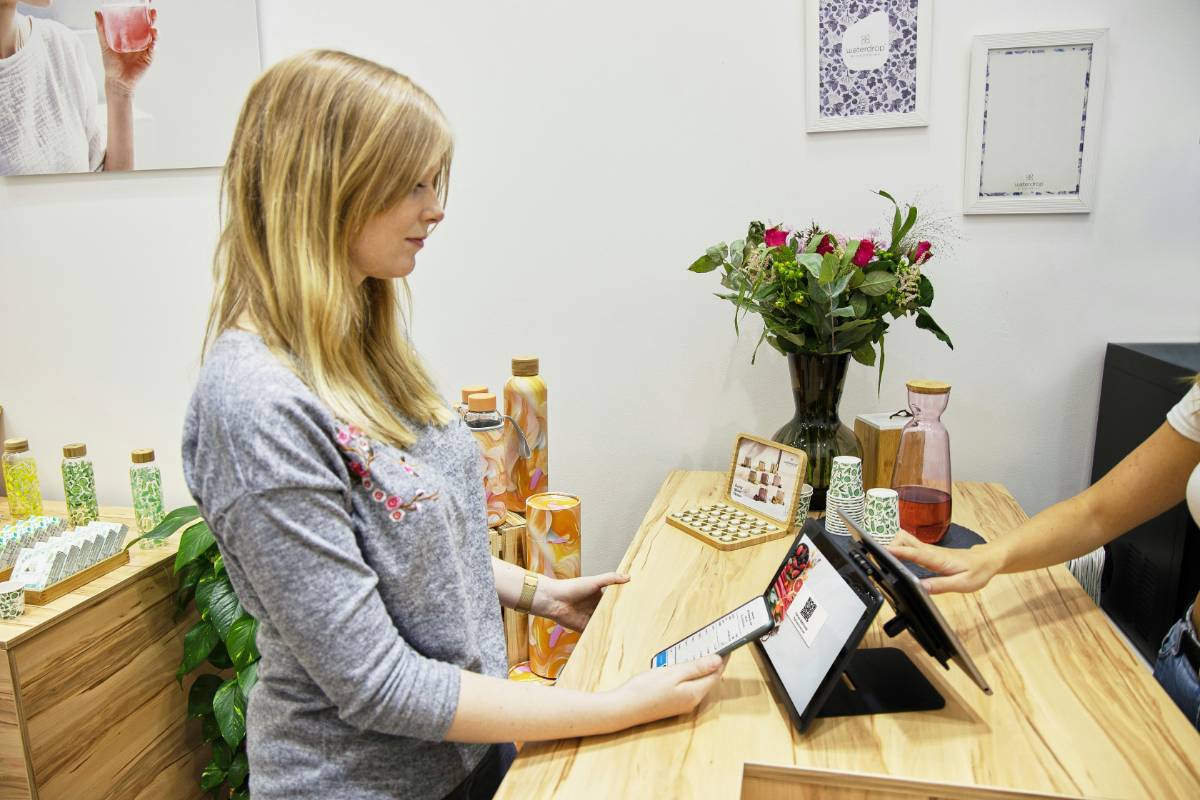 The Role of Technology in Sustainable Design Practices