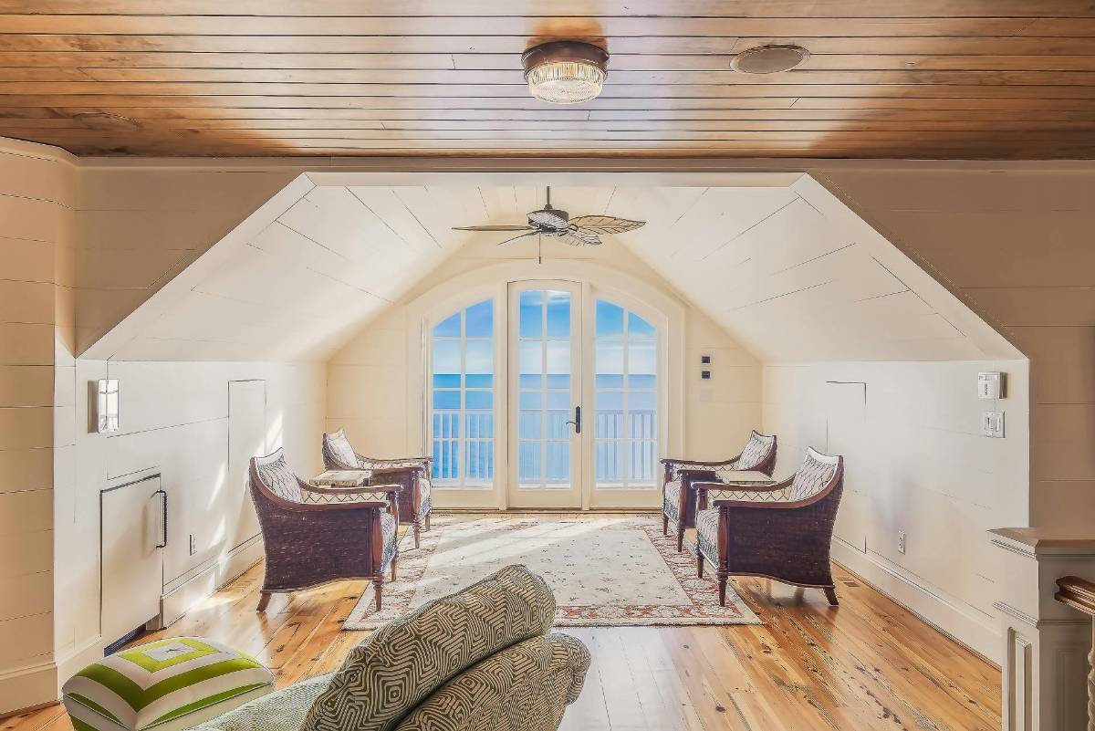 Luxury Living with a View: Iconic Residences Around the World